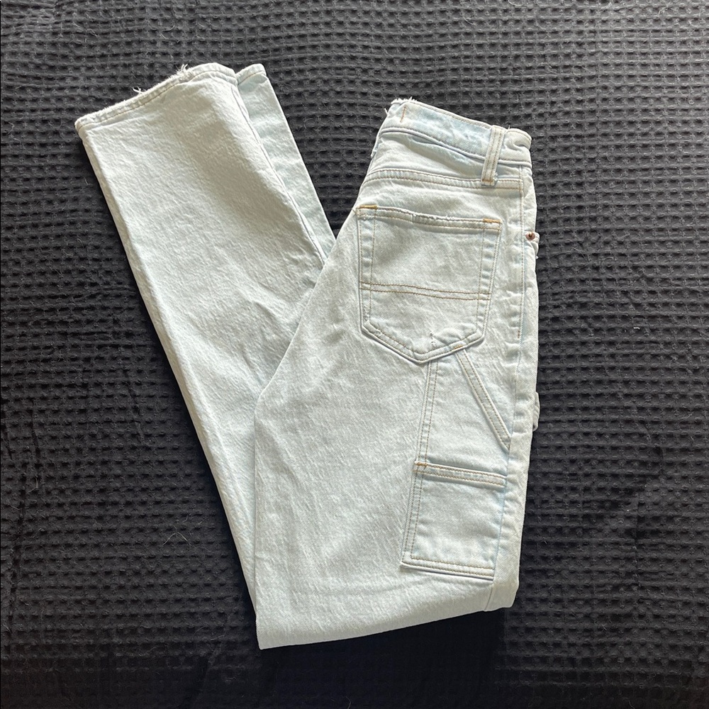 Abercrombie & Fitch Women's Light Wash Straight Leg Jeans